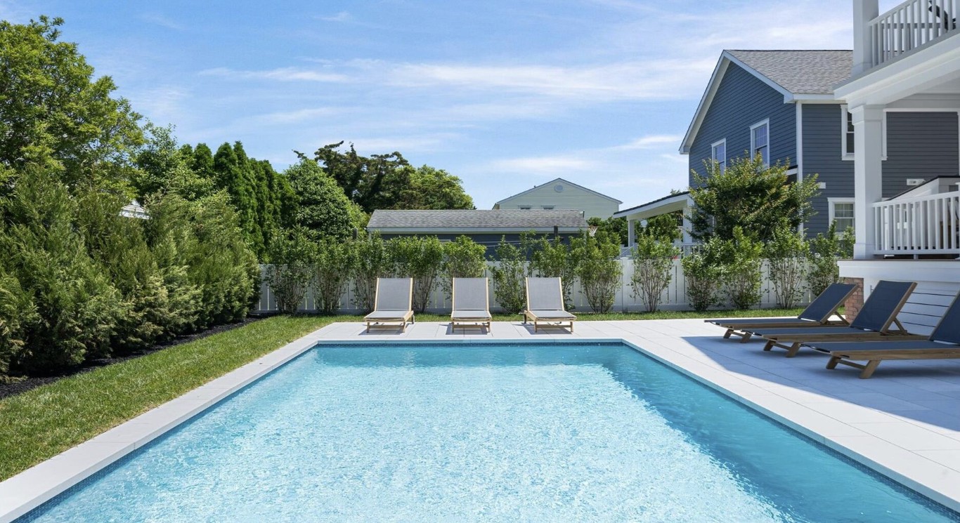 Professional pool cleaning service