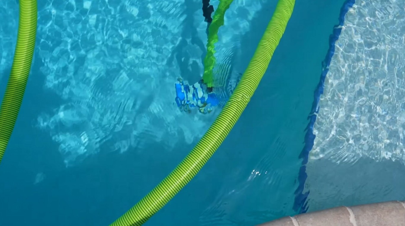 Green pool treatment and algae removal service in South Gate